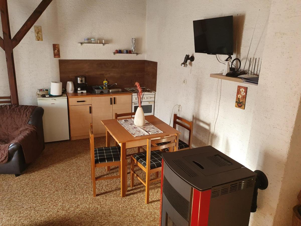 Apartmani Lovro Ogulin Exterior photo