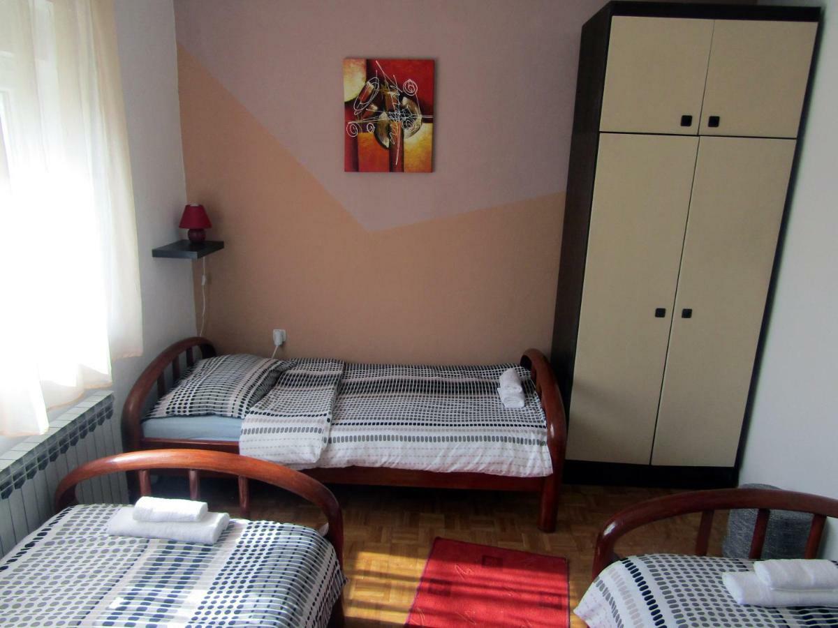 Apartmani Lovro Ogulin Exterior photo