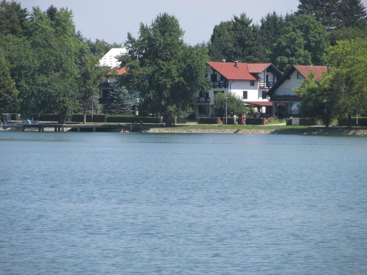 Apartmani Lovro Ogulin Exterior photo