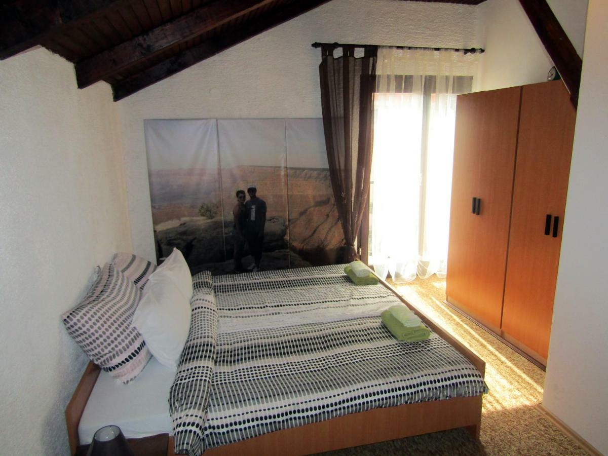 Apartmani Lovro Ogulin Exterior photo